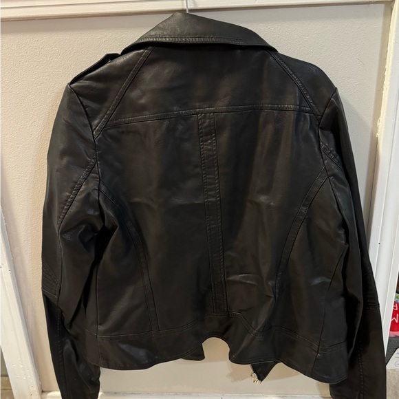 Leather jacket - Picture 3 of 5
